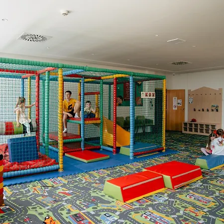 Rodinny Hubert High Tatras Hotel 4*