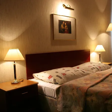 מלון Rodinny Hubert High Tatras 4*